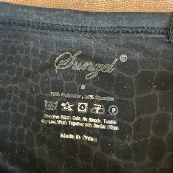 Sunzel Sports Bra - Picture 4 of 4